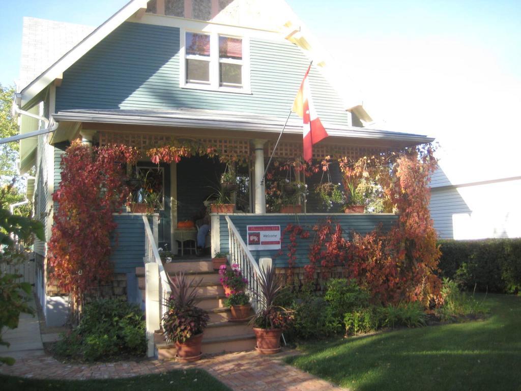 Phoenix House B&B Stettler Eksteriør billede